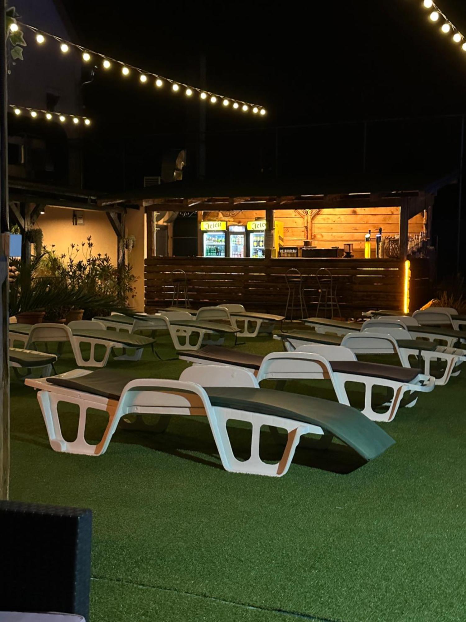 아파틴 Garden House B&B 외부 사진
