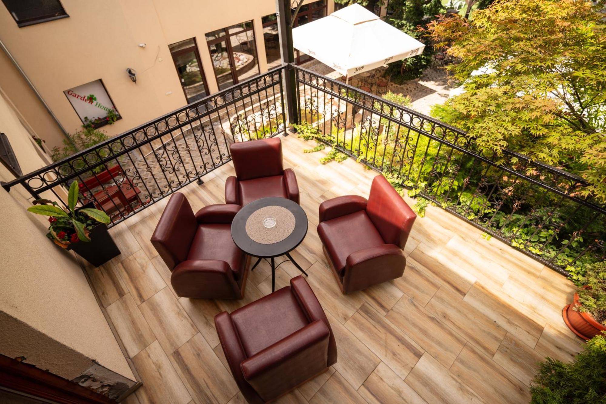 아파틴 Garden House B&B 외부 사진