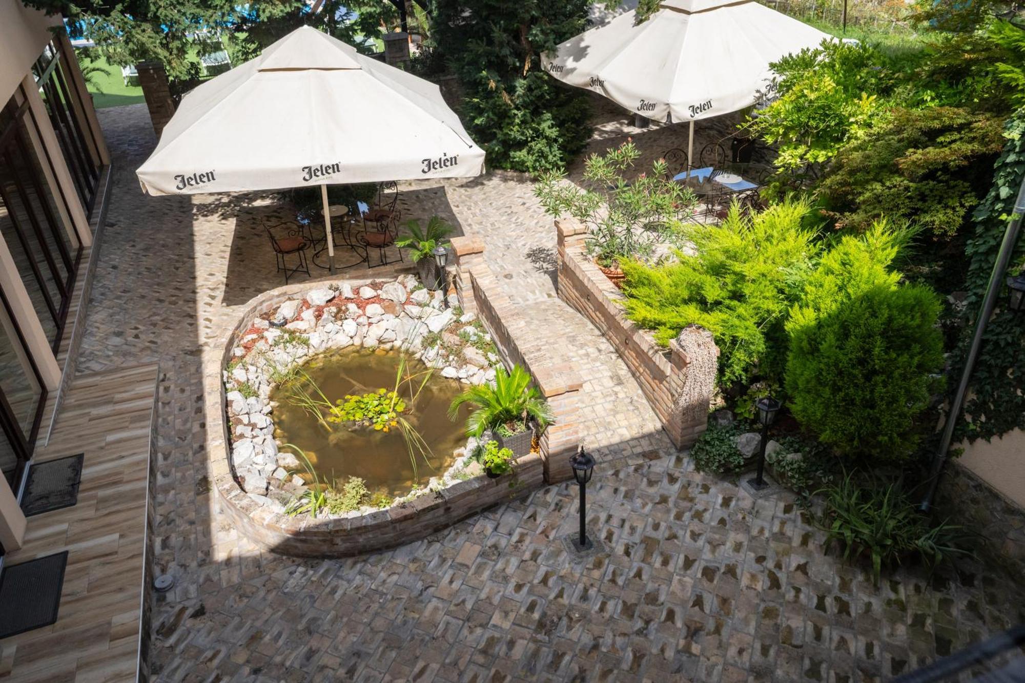 아파틴 Garden House B&B 외부 사진